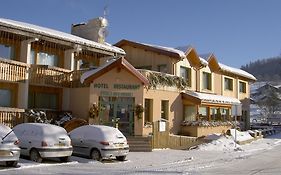 Etoile des Neiges Hôtel et Piscine